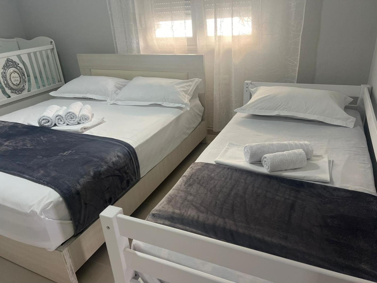 Twins Apartment Përmet エクステリア 写真